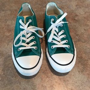 Converse Tennis Shoes